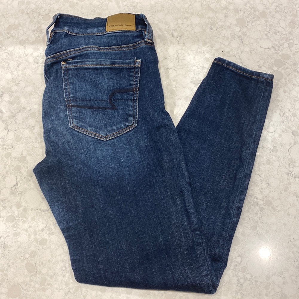 American eagle next level stretch size 4 short